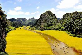 Ninh Binh - Beautyful Land In Vietnam